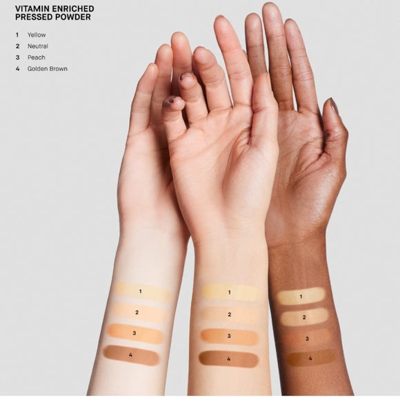 Bobbi Brown Neutral Vitamin B5 Pressed Powder - Picture 3 of 5